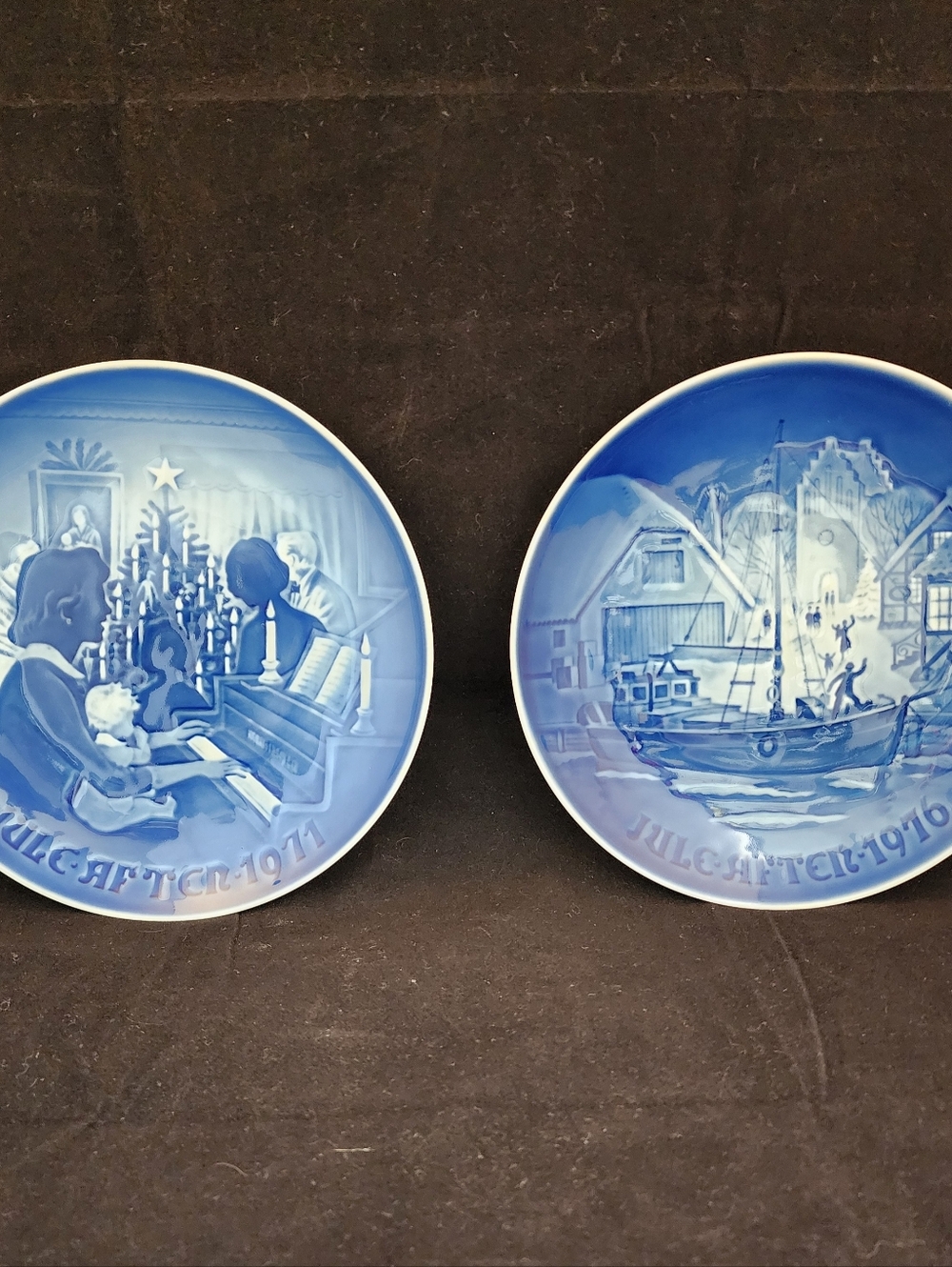 Bing & Gondahl Collector Plates Christmas at Home & Christmas Welcome